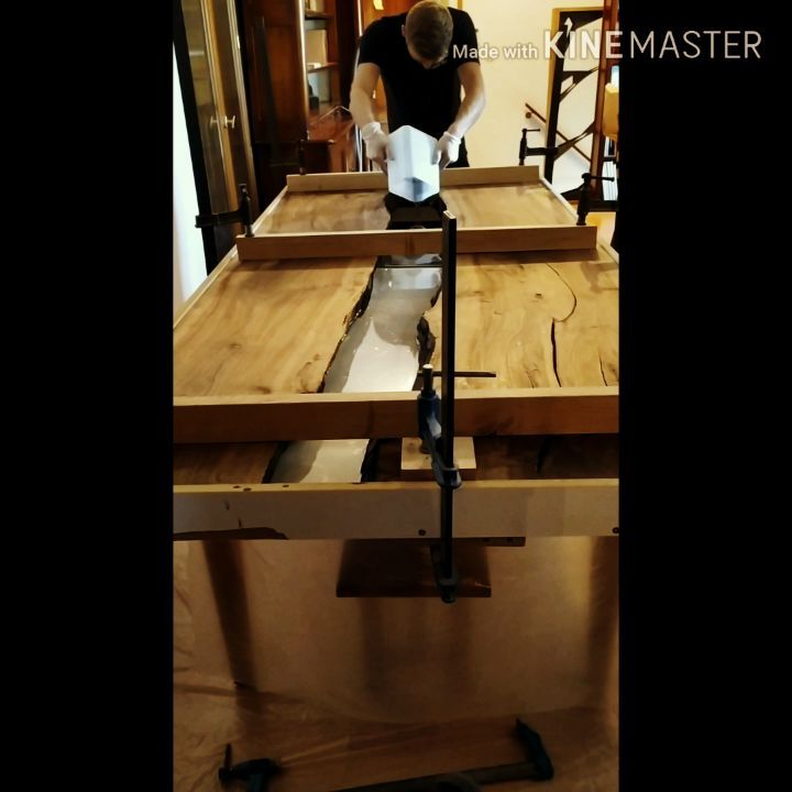 C'est reparti pour la résine, work in progress ⚒️
Suite et fin la semaine prochaine
•
•
•
•
•
•
•
•
•
•
#ebenisterie #menuiserie #woodworking #travaildubois #joinery #resinepoxy #resin #rivertable #liveedge #furniture #deco #decoration #decorationinterieur